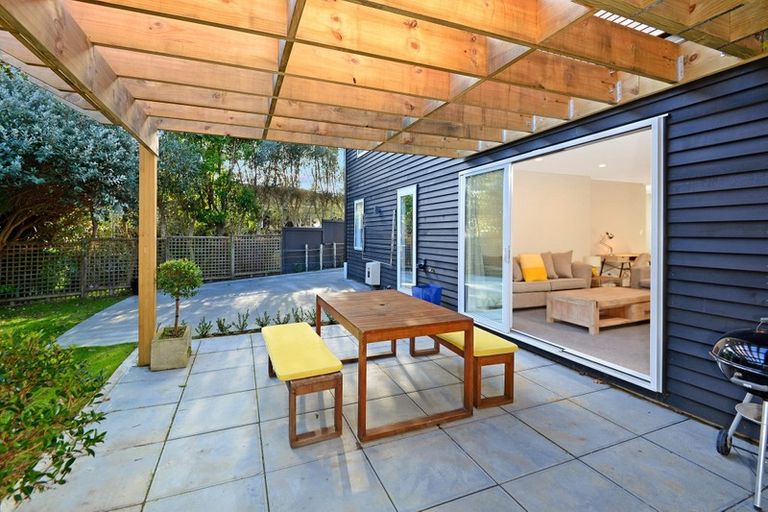 Photo of property in 2/31 Heathcote Road, Castor Bay, Auckland, 0620