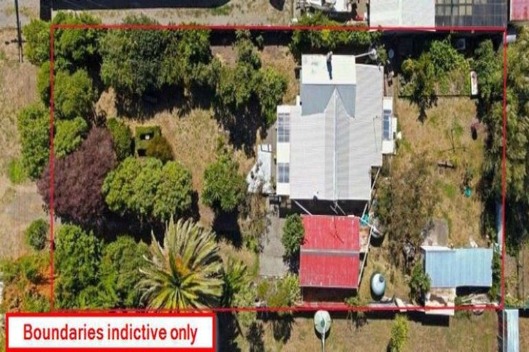 Photo of property in 13 Beach Street, Tangimoana, 4822