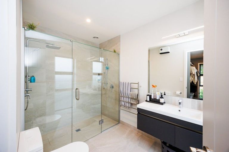 Photo of property in 27 Coutts Way, Fitzherbert, Palmerston North, 4410