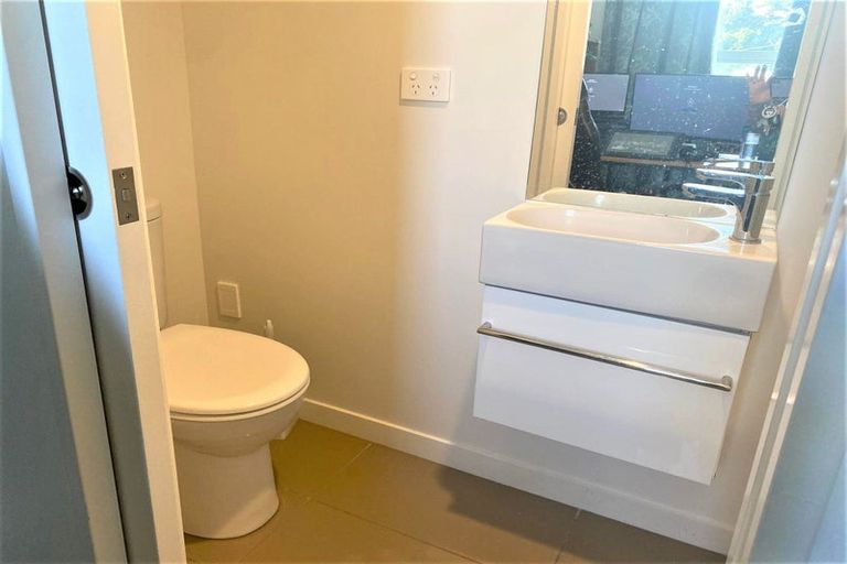 Photo of property in 15/2 Stone Street, Miramar, Wellington, 6022