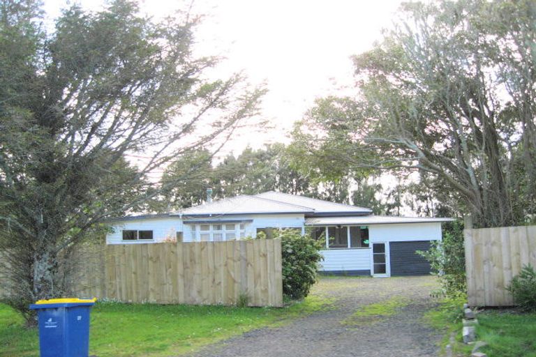 Photo of property in 27 Amreins Road, Waitakere, Henderson, 0782