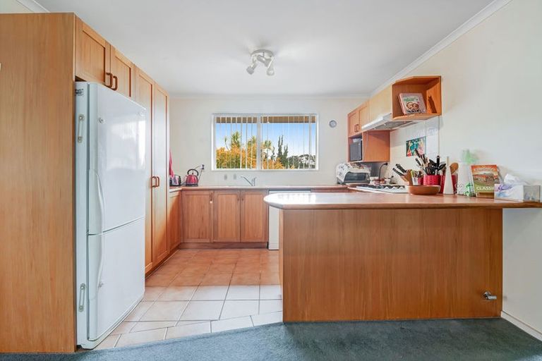 Photo of property in 5 Ian Marwick Place, Birkenhead, Auckland, 0626