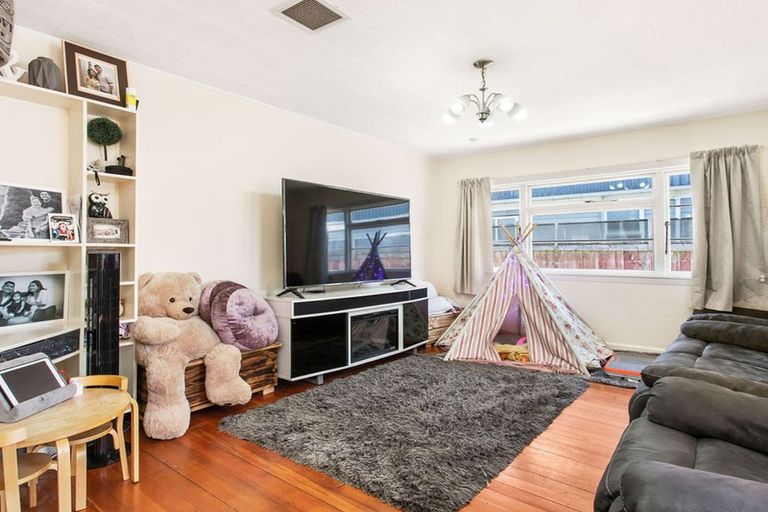 Photo of property in 44 Windermere Road, Papanui, Christchurch, 8053