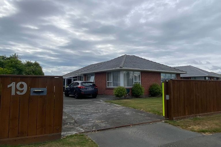 Photo of property in 19 Dunstan Crescent, Hornby, Christchurch, 8042