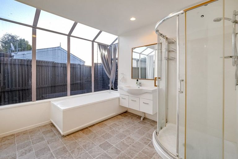 Photo of property in 2/5 Tahi Place, Belfast, Christchurch, 8051