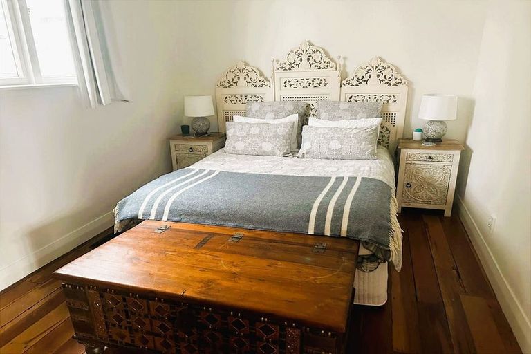 Photo of property in 22 Poplar Grove, Thorndon, Wellington, 6011