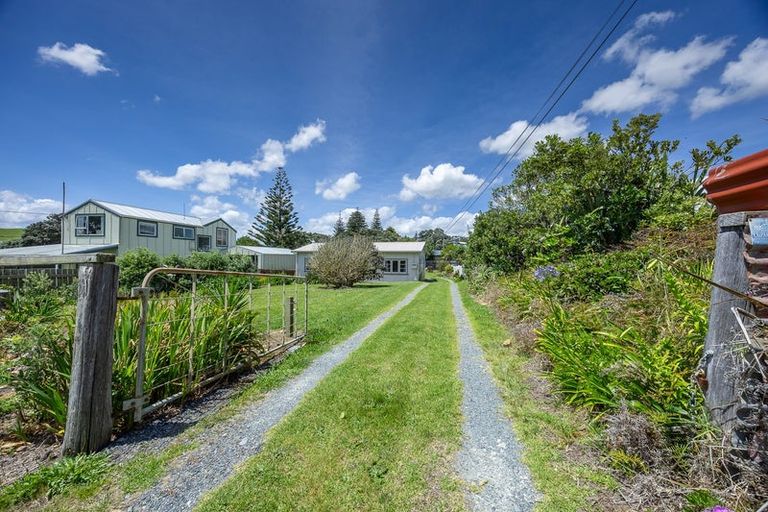Photo of property in 23 Kelly Street, Baylys Beach, Dargaville, 0377