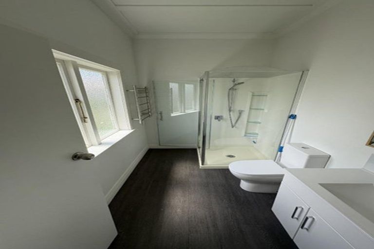 Photo of property in 16 Braid Road, St Andrews, Hamilton, 3200