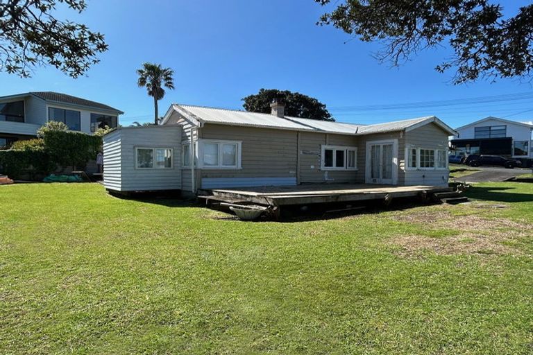 Photo of property in 38 Orchard Road, Waiake, Auckland, 0630