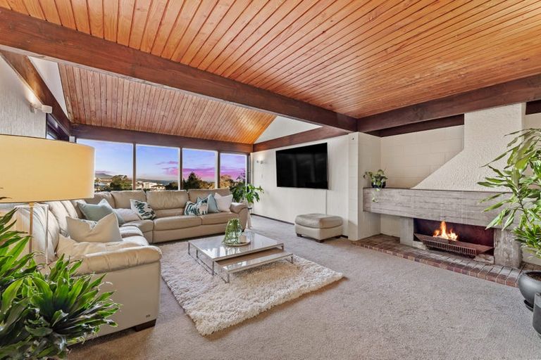 Photo of property in 62 Parr Terrace, Castor Bay, Auckland, 0620