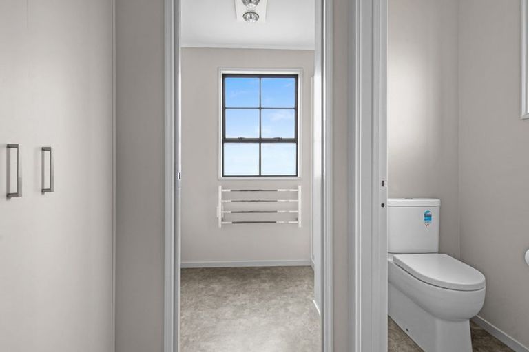 Photo of property in 12 Ashworth Street, Alexandra, 9320