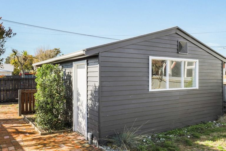 Photo of property in 16 Tonks Street, North New Brighton, Christchurch, 8083