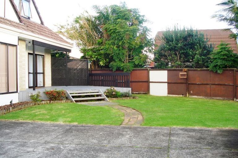 Photo of property in 2/9 Askew Place, Farm Cove, Auckland, 2012