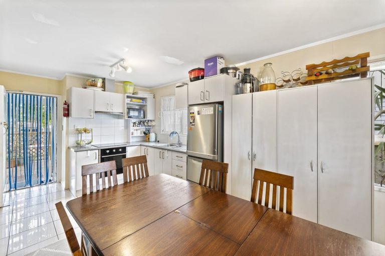 Photo of property in 11 Steven Street, Mangere East, Auckland, 2024