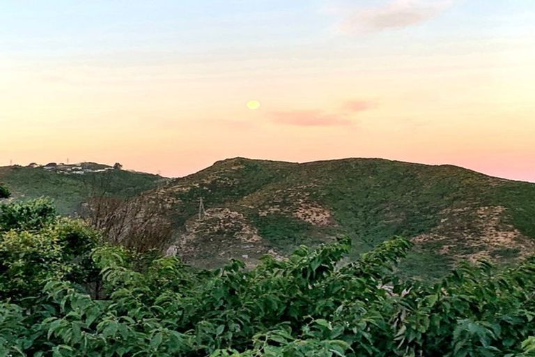 Photo of property in 2/8 Narbada Crescent, Khandallah, Wellington, 6035