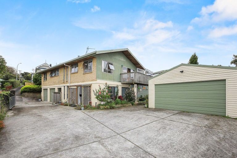 Photo of property in 111 Tuhikaramea Road, Dinsdale, Hamilton, 3204