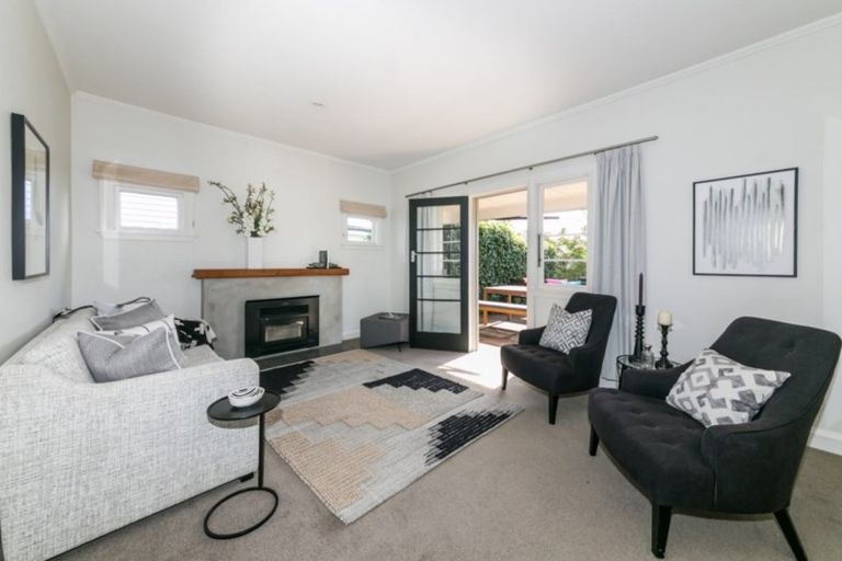 Photo of property in 15 Gillean Street, Havelock North, 4130