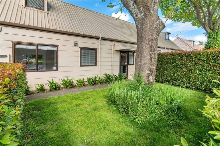 Photo of property in 12/58 Manuroa Road, Takanini, 2112