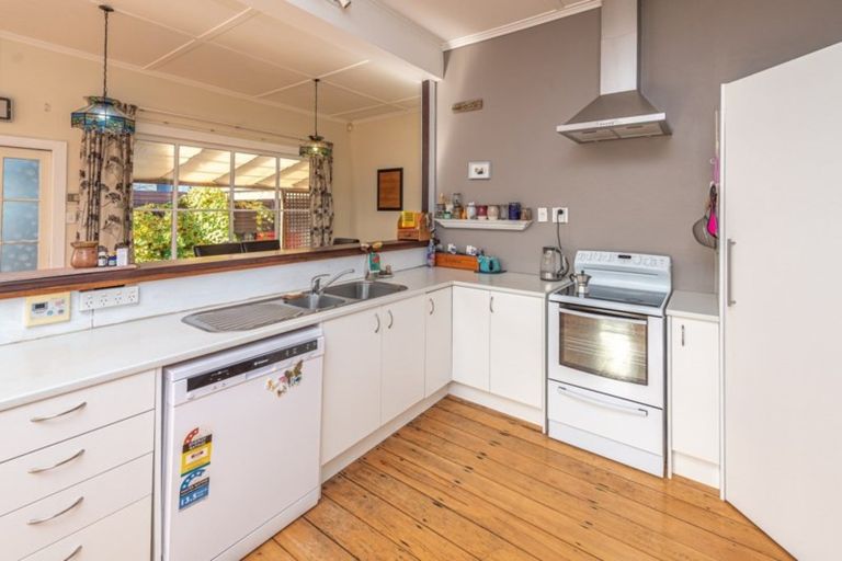 Photo of property in 3 Cavell Place, Gonville, Whanganui, 4501