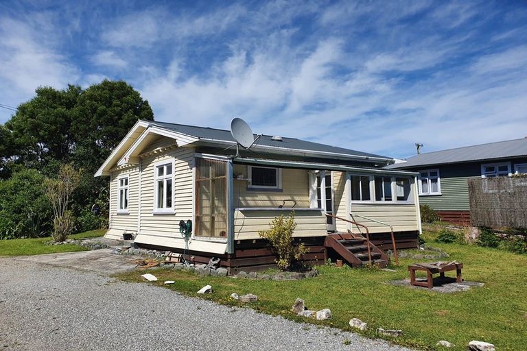 Photo of property in 17 Mcgowan Street, Runanga, 7803