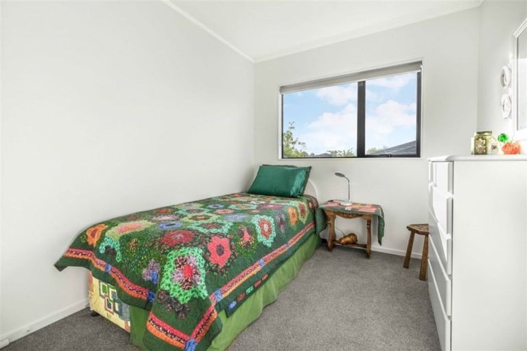 Photo of property in 72b Seabrook Avenue, New Lynn, Auckland, 0600