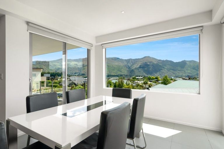 Photo of property in 5 Bovett Place, Wanaka, 9305