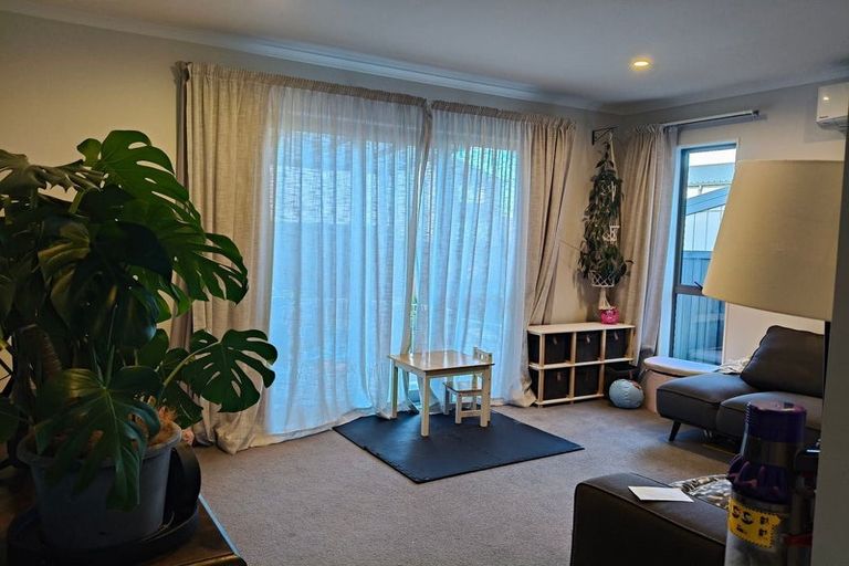 Photo of property in 14 Ringa Matau Road, Hobsonville, Auckland, 0616