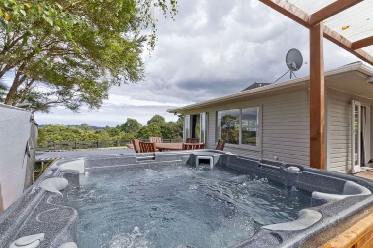 Photo of property in 126 Gatfield Road, Kaukapakapa, 0873