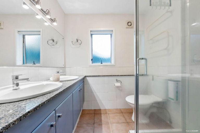 Photo of property in 13a Zion Road, Birkenhead, Auckland, 0626