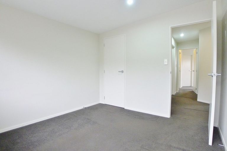 Photo of property in 9/45a Swanson Road, Henderson, Auckland, 0610