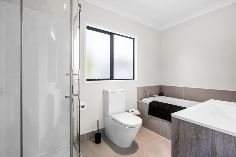 Photo of property in 336 One Tree Point Road, One Tree Point, 0118