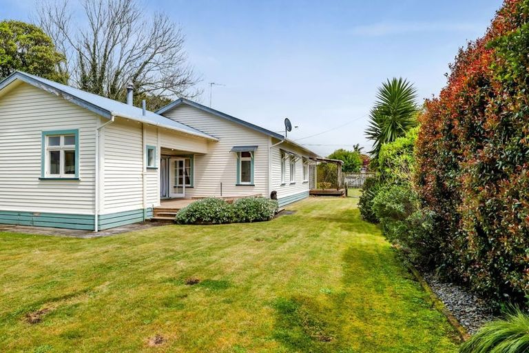 Photo of property in 10 Cameron Street, Hawera, 4610
