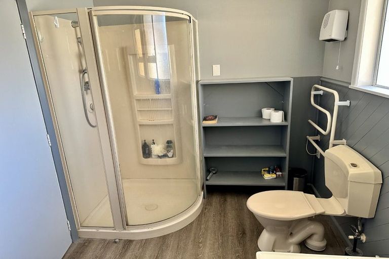 Photo of property in 2 Newcastle Street, Hokowhitu, Palmerston North, 4410