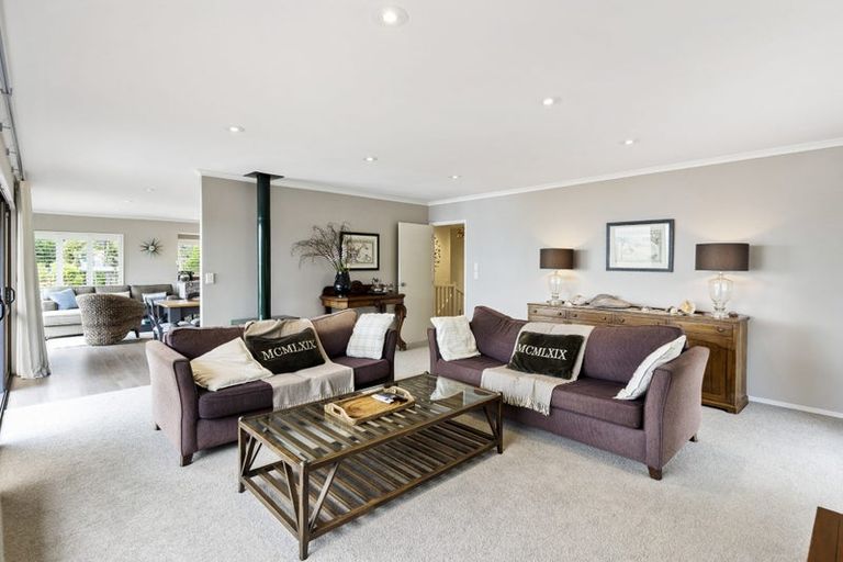 Photo of property in 161 Mellons Bay Road, Mellons Bay, Auckland, 2014