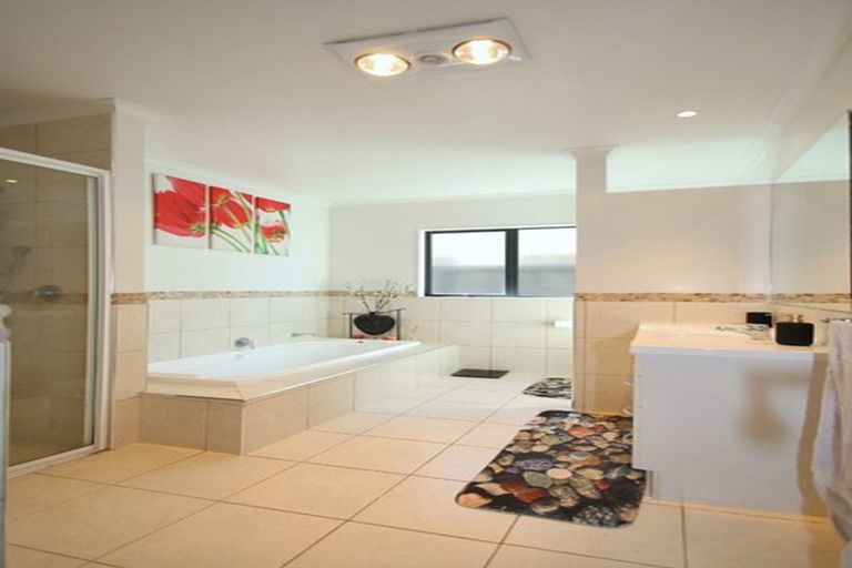 Photo of property in 136 Palm Beach Boulevard, Papamoa Beach, Papamoa, 3118