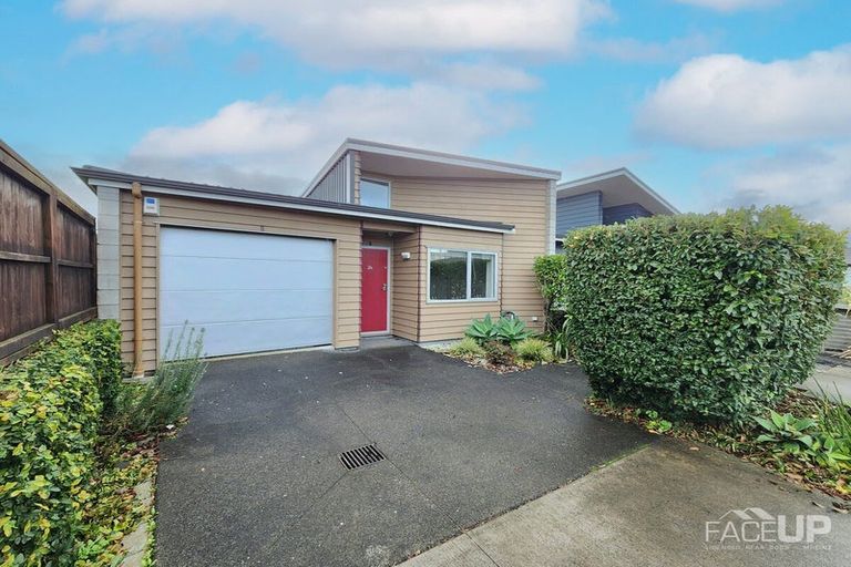 Photo of property in 26 Station Street, Hobsonville, Auckland, 0616