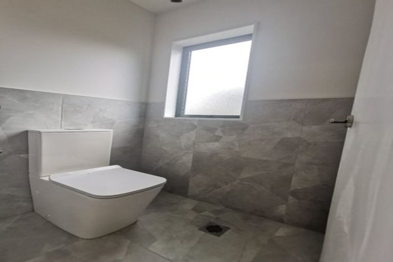 Photo of property in 1/9 Donovan Avenue, Massey, Auckland, 0614