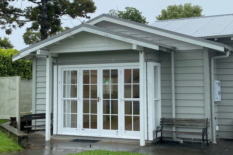 Photo of property in 18 Beresford Street, Bayswater, Auckland, 0622