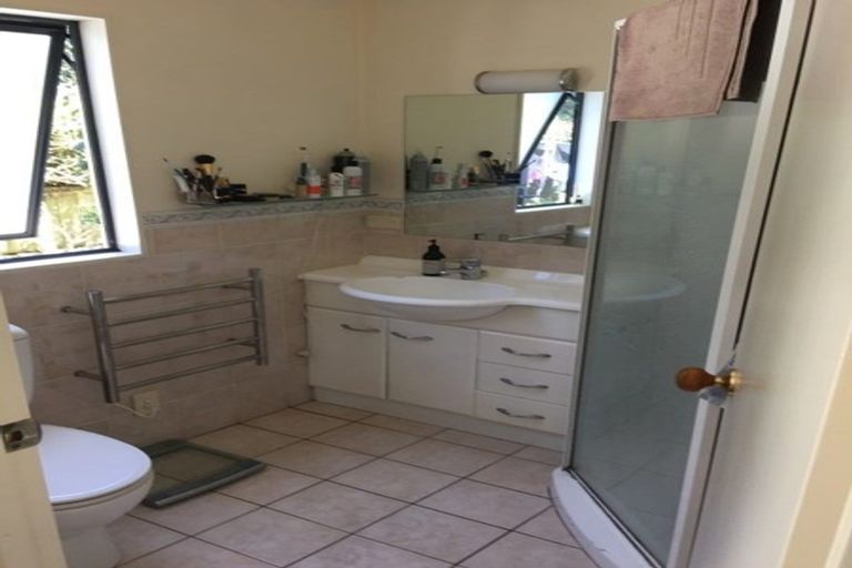 Photo of property in 37a Parr Terrace, Castor Bay, Auckland, 0620