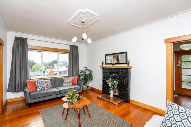 Photo of property in 42 Carrington Street, Lower Vogeltown, New Plymouth, 4310