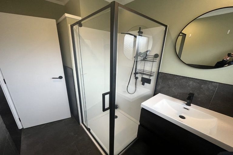 Photo of property in 2/6b Youngs Road, Papakura, 2110