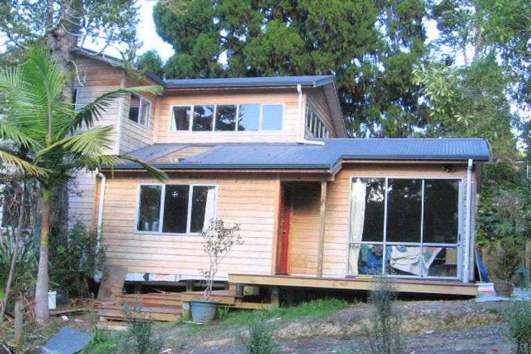 Photo of property in 1 Brownie Road, Laingholm, Auckland, 0604