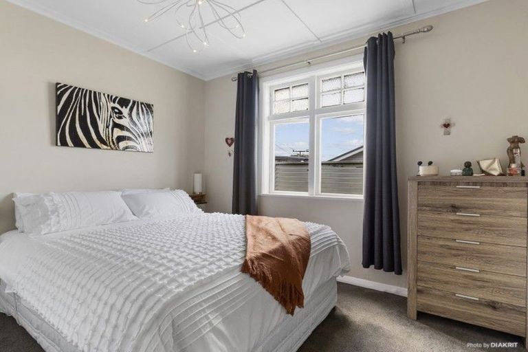 Photo of property in 22 Mandalay Terrace, Khandallah, Wellington, 6035