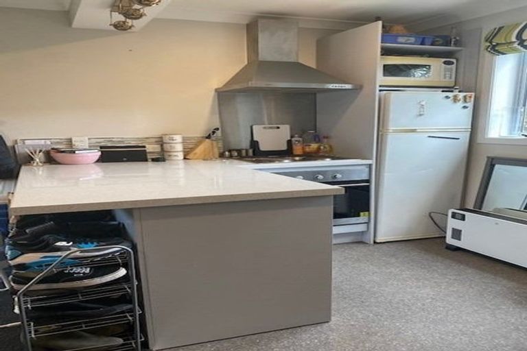 Photo of property in 4 Eatwell Avenue, Paraparaumu Beach, Paraparaumu, 5032