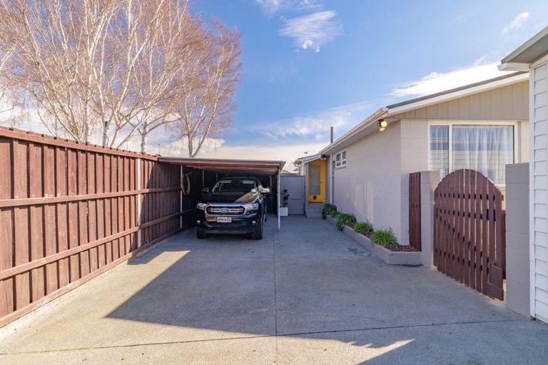 Photo of property in 146 Grimseys Road, Redwood, Christchurch, 8051