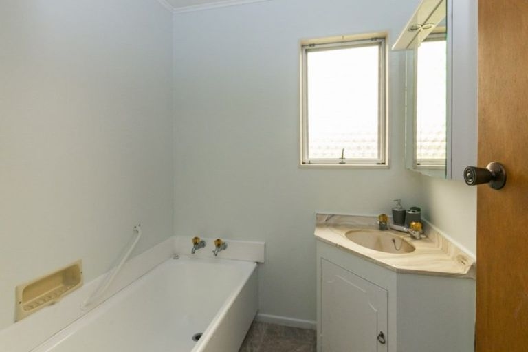 Photo of property in 4 Robinson Crescent, Tamatea, Napier, 4112