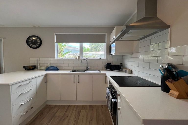 Photo of property in 2/25 Silver Creek Road, Weymouth, Auckland, 2103
