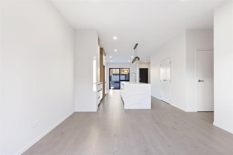 Photo of property in 6 Lawson Creek Street, Massey, Auckland, 0614