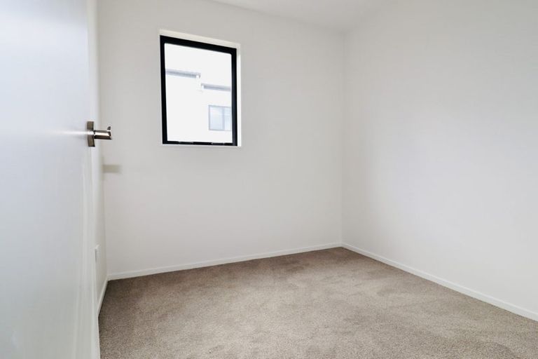 Photo of property in 9 Heketara Place, Papakura, 2110