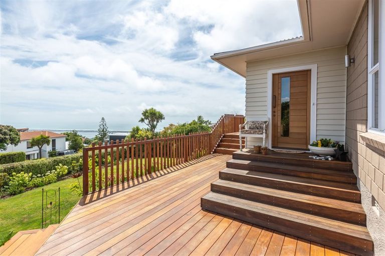 Photo of property in 6 Madeley Road, Mount Pleasant, Christchurch, 8081